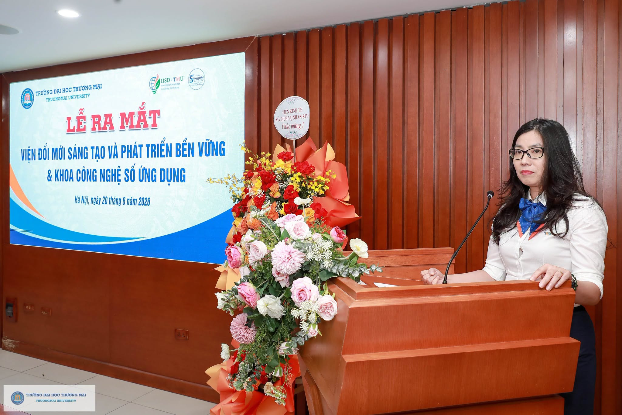 Lễ ra mắt Viện Đổi mới sáng tạo và Phát triển bền vững và Khoa Công nghệ số ứng dụng