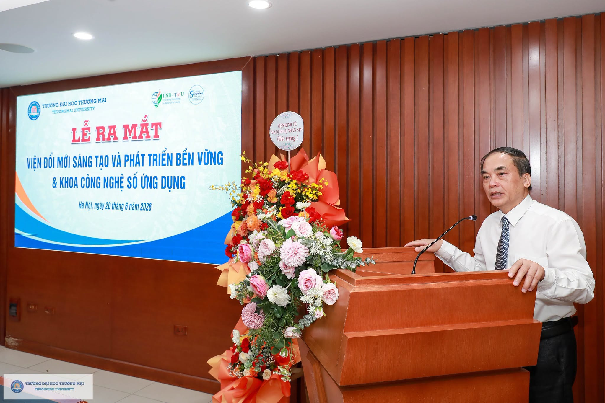 Lễ ra mắt Viện Đổi mới sáng tạo và Phát triển bền vững và Khoa Công nghệ số ứng dụng