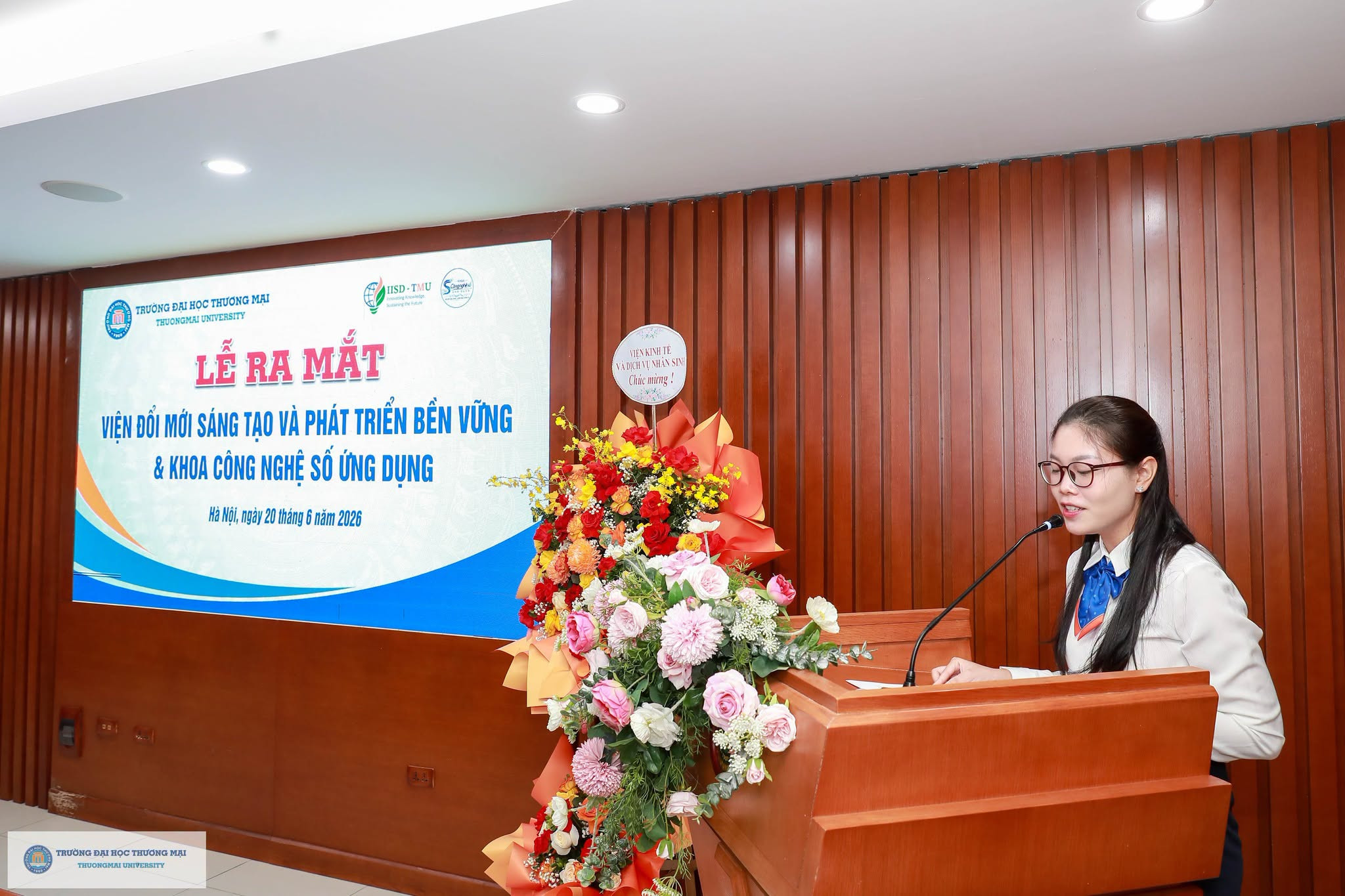 Lễ ra mắt Viện Đổi mới sáng tạo và Phát triển bền vững và Khoa Công nghệ số ứng dụng